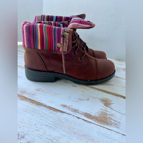 AMERICAN EAGLE boots brown faux leather FALL bootie boho colorful EUC 9.5 - Picture 11 of 11
